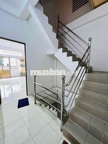 Cho thuê mặt bằng ngã 3 Nguyễn Trãi 15tr