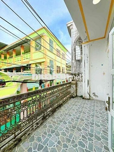 NHÀ TRỆT LẦU 3 PHÒNG NGỦ ĐỐI DIỆN TRƯỜNG MẪU GIÁO LÊ BÌNH HẺM Ô TÔ