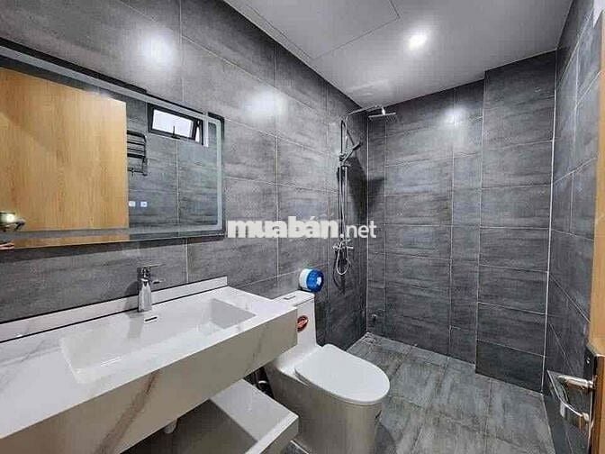 Siêu vip nhà Nguyễn Đức Thuận, 100m2/980tr đang cho thuê 8tr/th SHR
