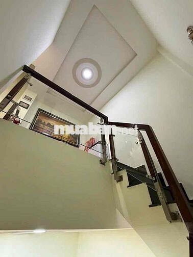 Nhà Nhỏ nhưng 4 tầng - Quận 8 - Giáp Võ Văn Kiệt - 4 phòng - 2ty65