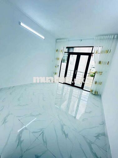 Nhà Huỳnh Tấn Phát Nhà Bè hẻm 2.5m  3 tầng 2pn3wc