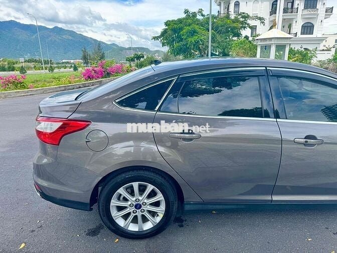 Ford Focus 2015 bản full 2.0 titanium