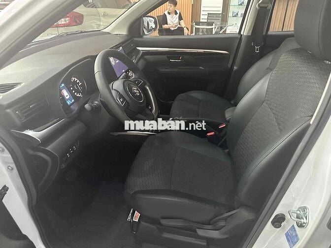 Suzuki XL 7 2025 giảm trước bạ tặng full phụ kiện