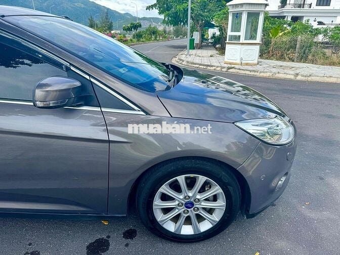 Ford Focus 2015 bản full 2.0 titanium