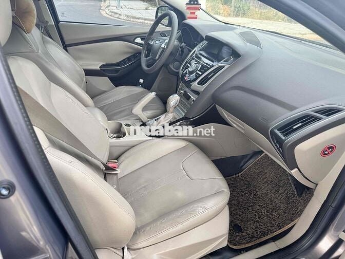 Ford Focus 2015 bản full 2.0 titanium