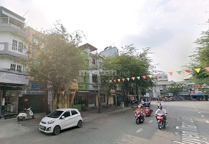 Bán nhà mặt tiền Bà Huyện Thanh Quan, 11x15,8m, có HĐ thuê 5 năm