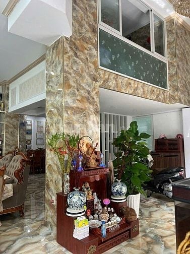 Bán nhà mặt tiền Bà Huyện Thanh Quan, 11x15,8m, có HĐ thuê 5 năm