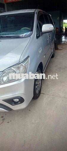 Toyota Innova 2015 2.0E - 135218 km