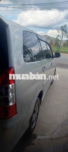 Toyota Innova 2015 2.0E - 135218 km