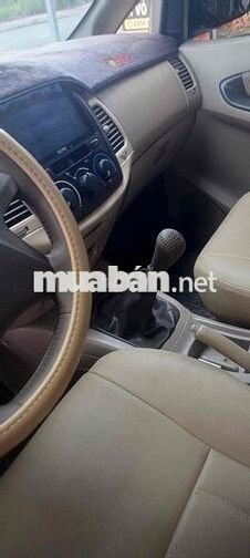 Toyota Innova 2015 2.0E - 135218 km