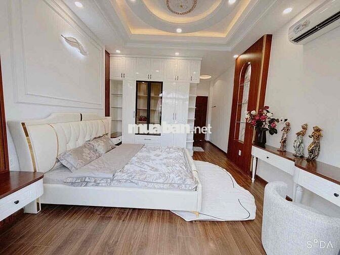 NHÀ PHỐ HIỆN ĐẠI THANG MÁY MẶT TIỀN ĐƯỜNG SỐ TÂN QUY Q7