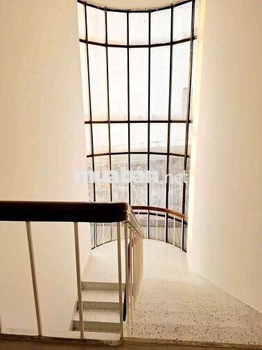 Bán biệt thự diện tích đất hơn 300m2, 7 phòng ngủ