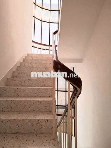 Bán biệt thự diện tích đất hơn 300m2, 7 phòng ngủ
