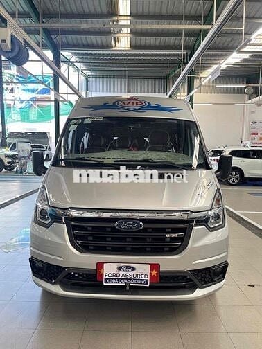 Ford Transit 2022 full đồ chơi
