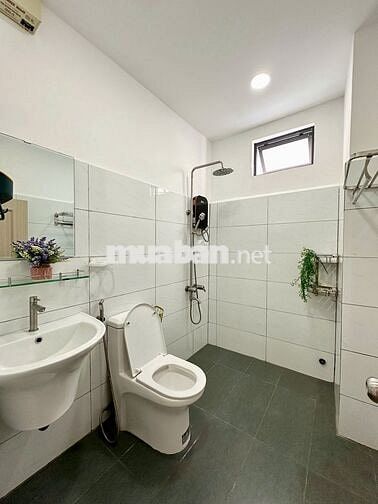 Cho thuê căn hộ duplex ban công lớn ở Huỳnh Văn Bánh, P.13, Phú Nhuận