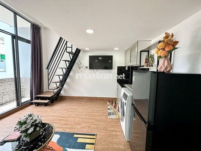 Cho thuê căn hộ duplex ban công lớn ở Huỳnh Văn Bánh, P.13, Phú Nhuận