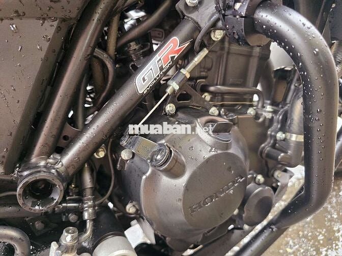 Honda Cb300r Full đồ chơi gần 15tr(có báo số)