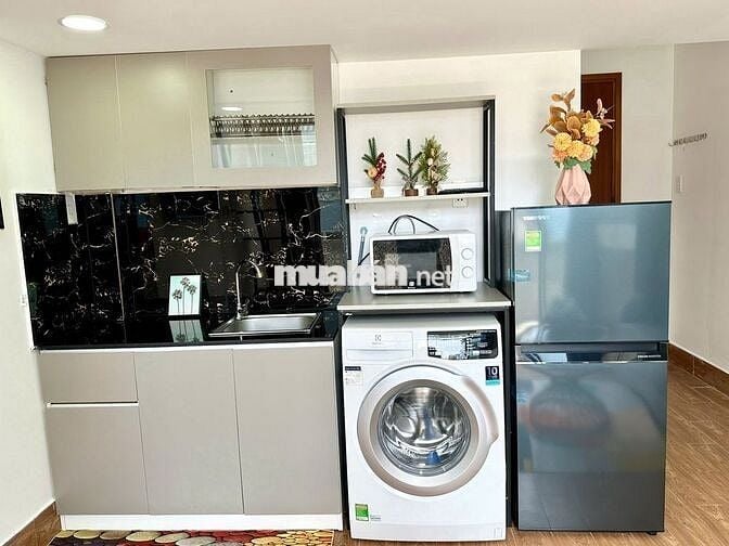Cho thuê căn hộ duplex ban công lớn ở Huỳnh Văn Bánh, P.13, Phú Nhuận