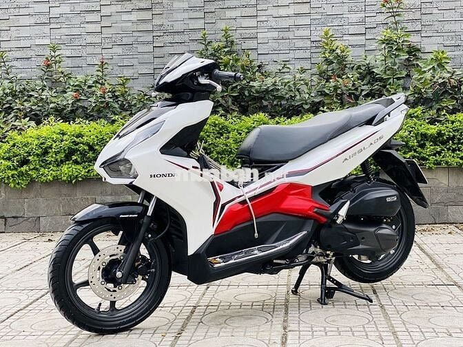 HONDA AIR BLADE 125 FI TRĂNG  KHÓA SMARKEY  2023
