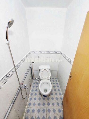 PHÒNG MỚI AN NINH, TỰ DO NGAY GO DĨ AN ĐI KTX KHU B KINH TẾ LUẬT 8P