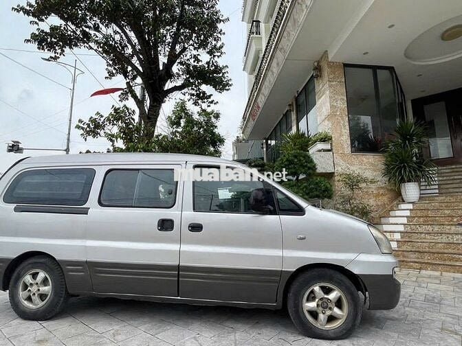 Starex 2005 máy cơ 6 chỗ tải 800kg