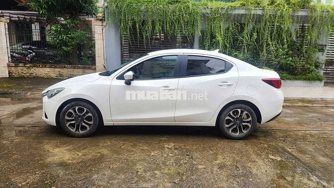 Mazda 2. 2015