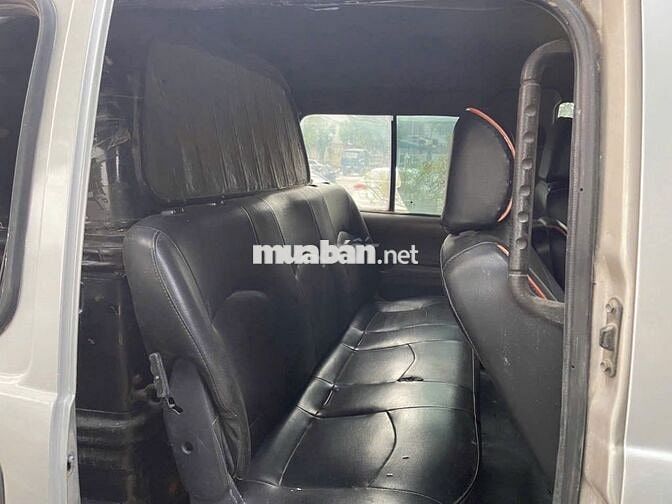 Starex 2005 máy cơ 6 chỗ tải 800kg