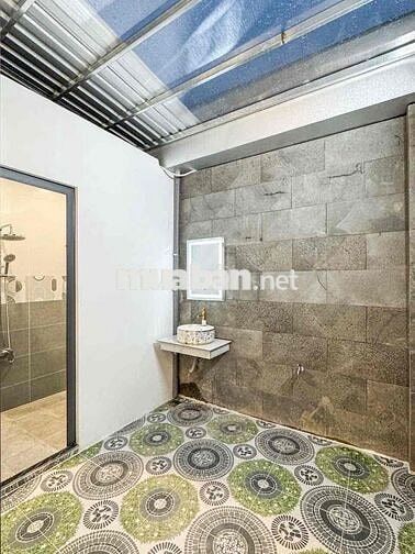 NHÀ TRỆT LẦU XÂY MỚI 100%. TẶNG FULL NỘI THẤT. HẺM 311 NGUYỄN VĂN CỪ