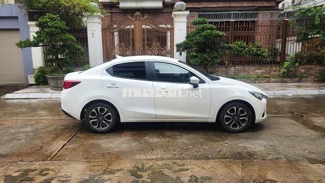 Mazda 2. 2015