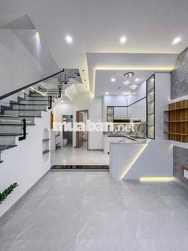 NHÀ TRỆT LẦU MỚI XÂY KIẾN TRÚC HIỆN ĐẠI - 3 PHÒNG NGỦ. NGAY BỜ KÈ TẦM