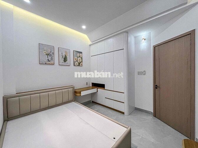 NHÀ TRỆT LẦU MỚI XÂY KIẾN TRÚC HIỆN ĐẠI - 3 PHÒNG NGỦ. NGAY BỜ KÈ TẦM