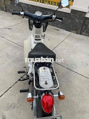 cần bán xe HON DA cub én lùn 50/cc chau âu có đề