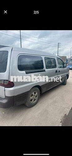 Starex 2005 máy cơ 6 chỗ tải 800kg