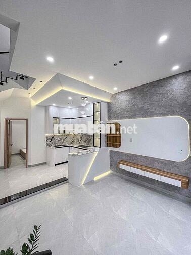 NHÀ TRỆT LẦU MỚI XÂY KIẾN TRÚC HIỆN ĐẠI - 3 PHÒNG NGỦ. NGAY BỜ KÈ TẦM