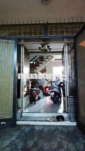 Nhà mặt tiền đs 4 p16 gv 4x15m lầu 4pn. Gần công viên Làng Hoa