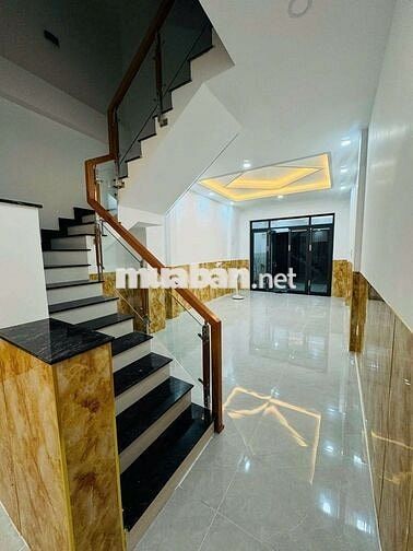 Nhà 1 trệt 2 lầu sân thượng mới 100% liên khu 5_6 BHH B bình tân