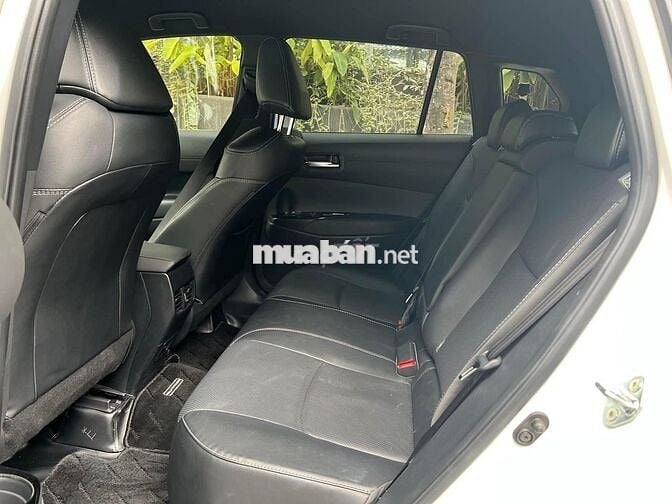Toyota Corolla Cross 1.8G 2022 trắng đẹp