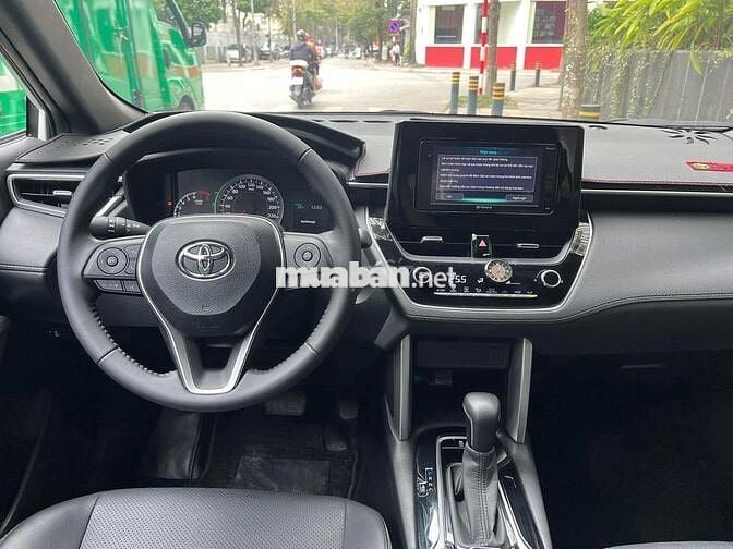 Toyota Corolla Cross 1.8G 2022 trắng đẹp