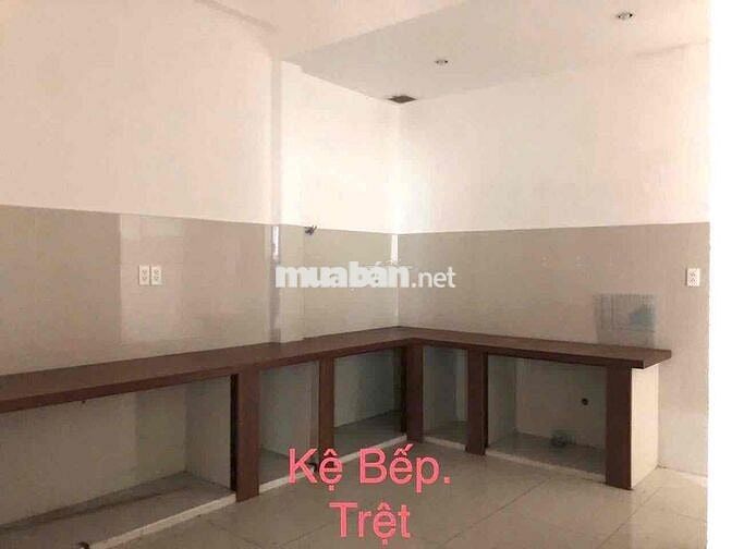 NGUYÊN CĂN QUẬN 10 ( 10x14 ) 6 PHÒNG , CÓ SÂN TO KD TỰ DO