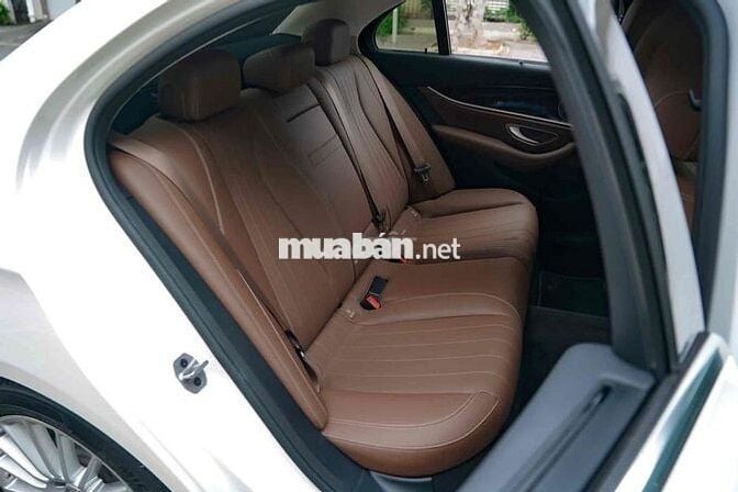 Mercedes Benz_E200 Exclusive - 2022 Bank 90%