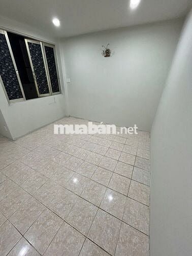 Nhà Quận 3 hẻm Trần Quang Diệu, 160m2, 1 trệt 2 lầu cho thuê 15 Triệu