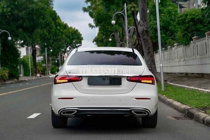 Mercedes Benz_E200 Exclusive - 2022 Bank 90%