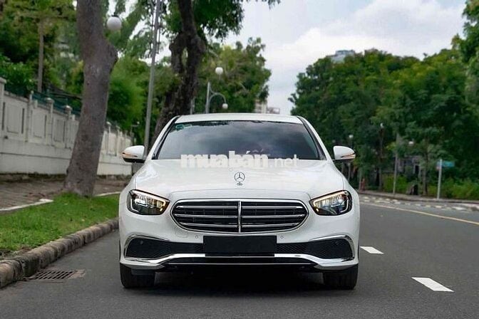 Mercedes Benz_E200 Exclusive - 2022 Bank 90%