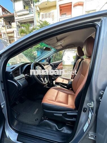 Toyota Innova 2019 2.0E - 700000 km