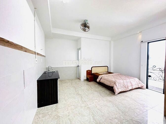 STUDIO BAN CÔNG FULL NT NGAY NGÃ TƯ PHÚ NHUẬN, SÂN BAY AN NINH TIỆN NG