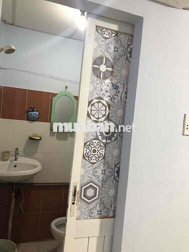 nhà liên kề một trệt một lầu ngã tư Bình triệu