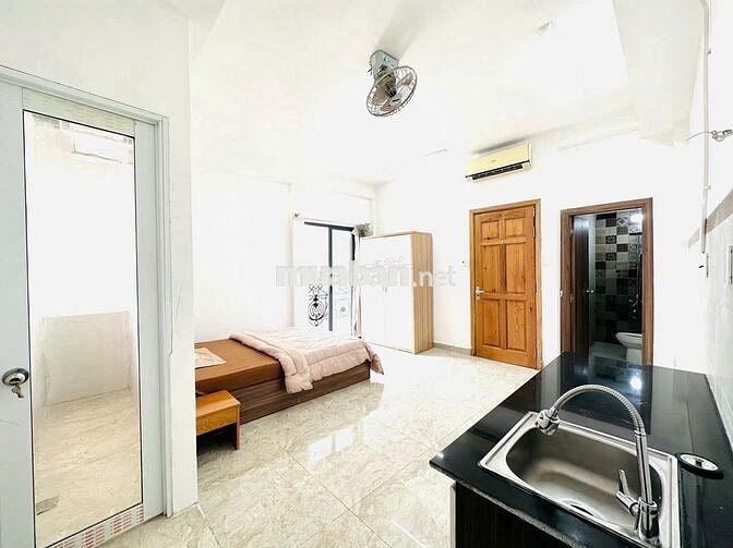 STUDIO BAN CÔNG FULL NT NGAY NGÃ TƯ PHÚ NHUẬN, SÂN BAY AN NINH TIỆN NG