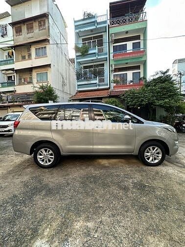 Toyota Innova 2019 2.0E - 700000 km