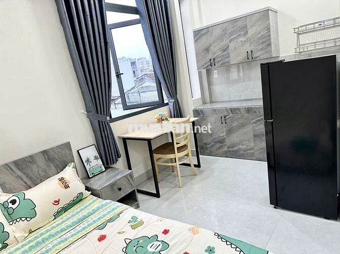 Cho thuê căn hộ Studio thang máy cửa sổ lớn ở Trần Hữu Trang Phú Nhuận