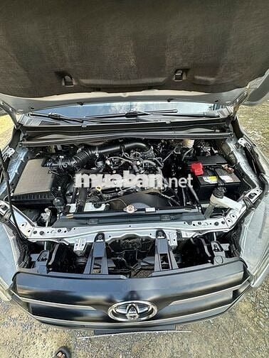 Toyota Innova 2019 2.0E - 700000 km